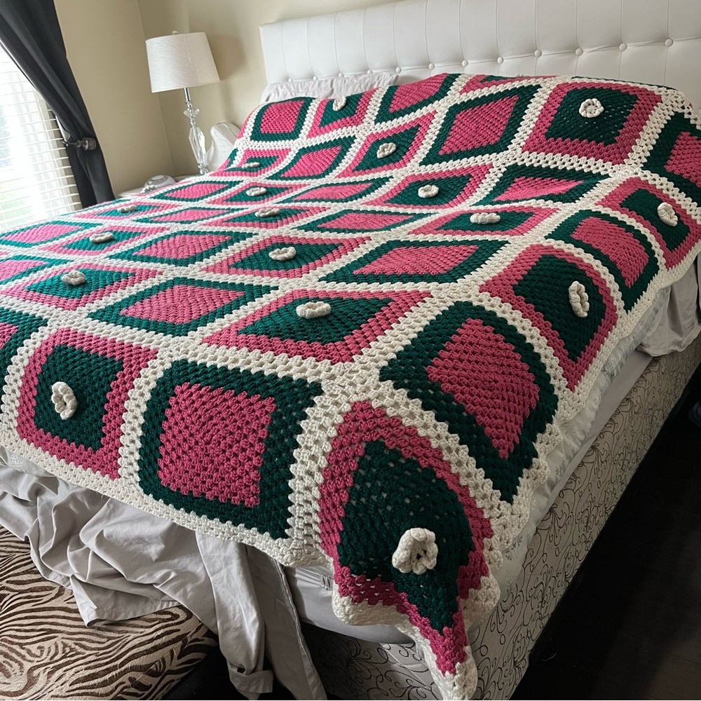 💘Handmade Granny Square Crochet Afghan Blanket in Pink, Green, and White